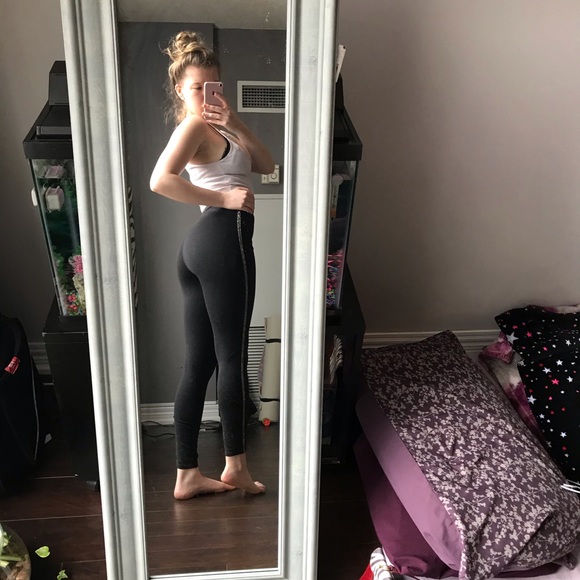 Zara Pants - ✨3/20$ Zara thick legging with detail size small!